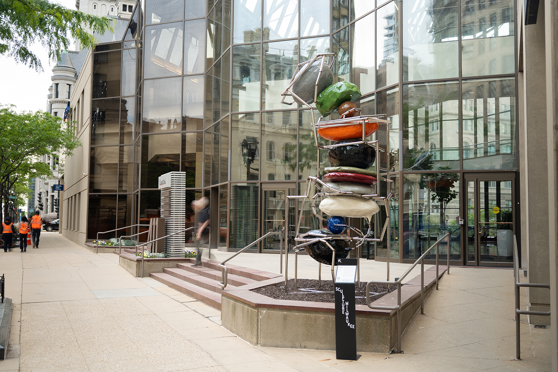 Indrikis Gelzis, slide 2: Sculpture Milwaukee (Thumbnail)